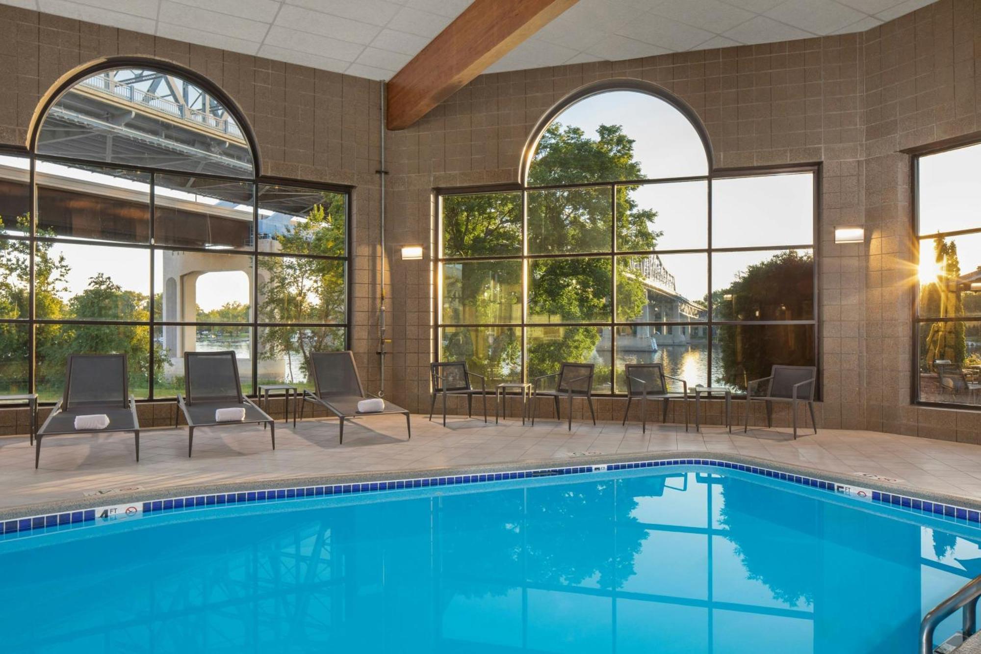 Courtyard La Crosse Downtown/Mississippi Riverfront Екстер'єр фото