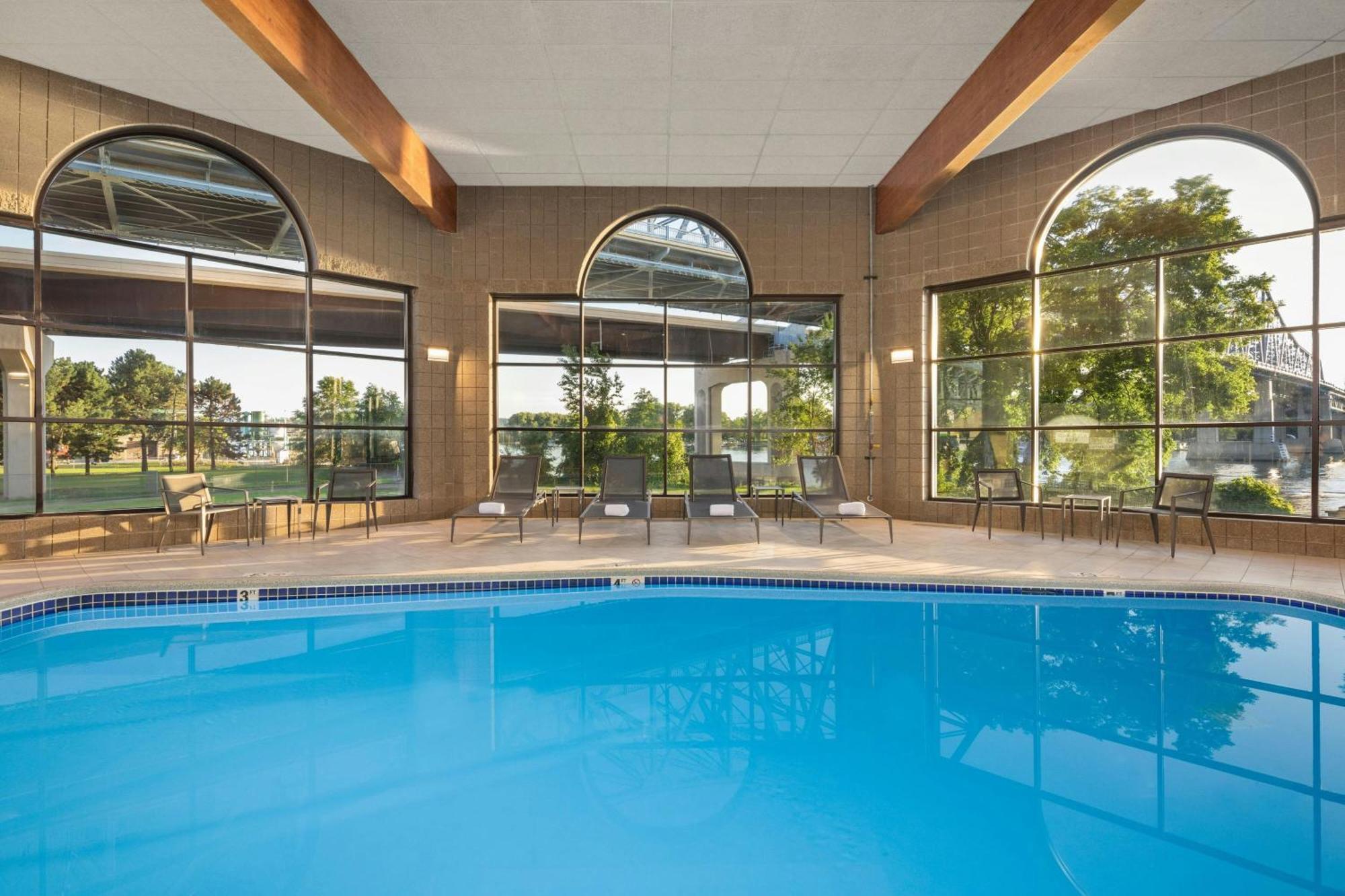 Courtyard La Crosse Downtown/Mississippi Riverfront Екстер'єр фото